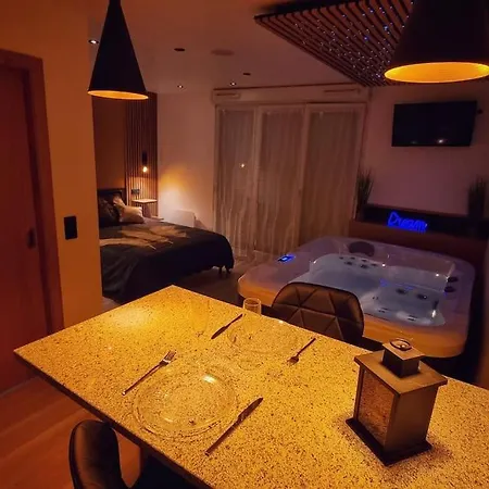 Moderne St Germain Les Corbeil - Jacuzzi Privatif Daire Saint-Germain-lès-Corbeil